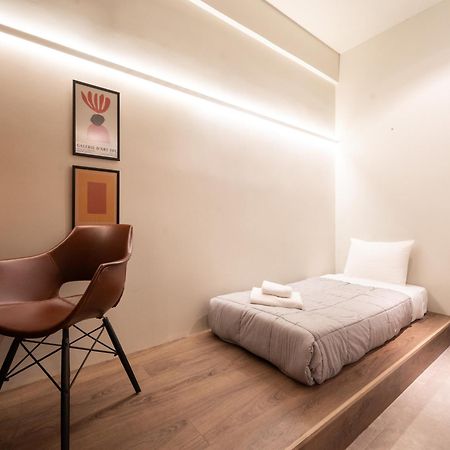 A Place 4U No6 - City Escape With Balcony Lounge & Open Living Space Атина Екстериор снимка