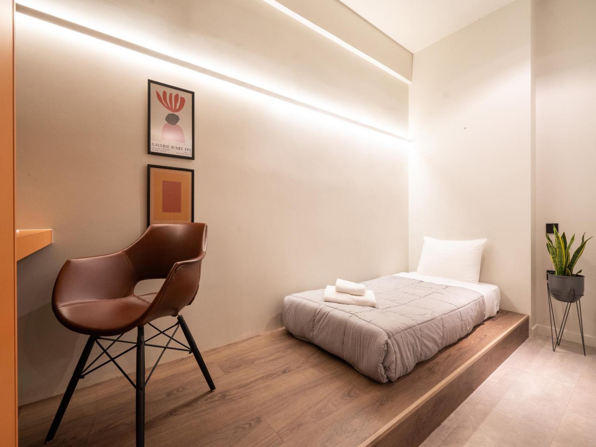 A Place 4U No6 - City Escape With Balcony Lounge & Open Living Space Атина Екстериор снимка