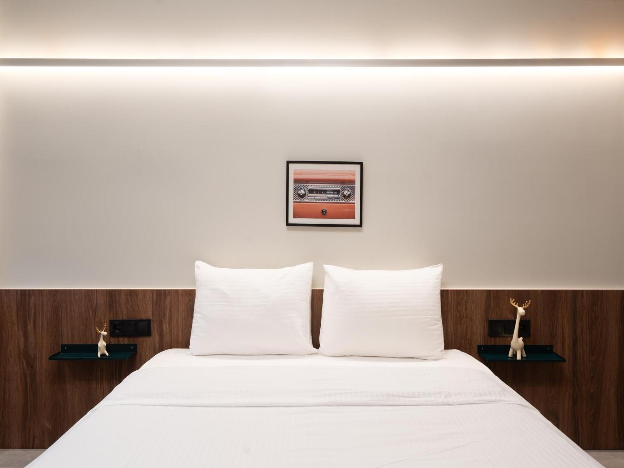 A Place 4U No6 - City Escape With Balcony Lounge & Open Living Space Атина Екстериор снимка