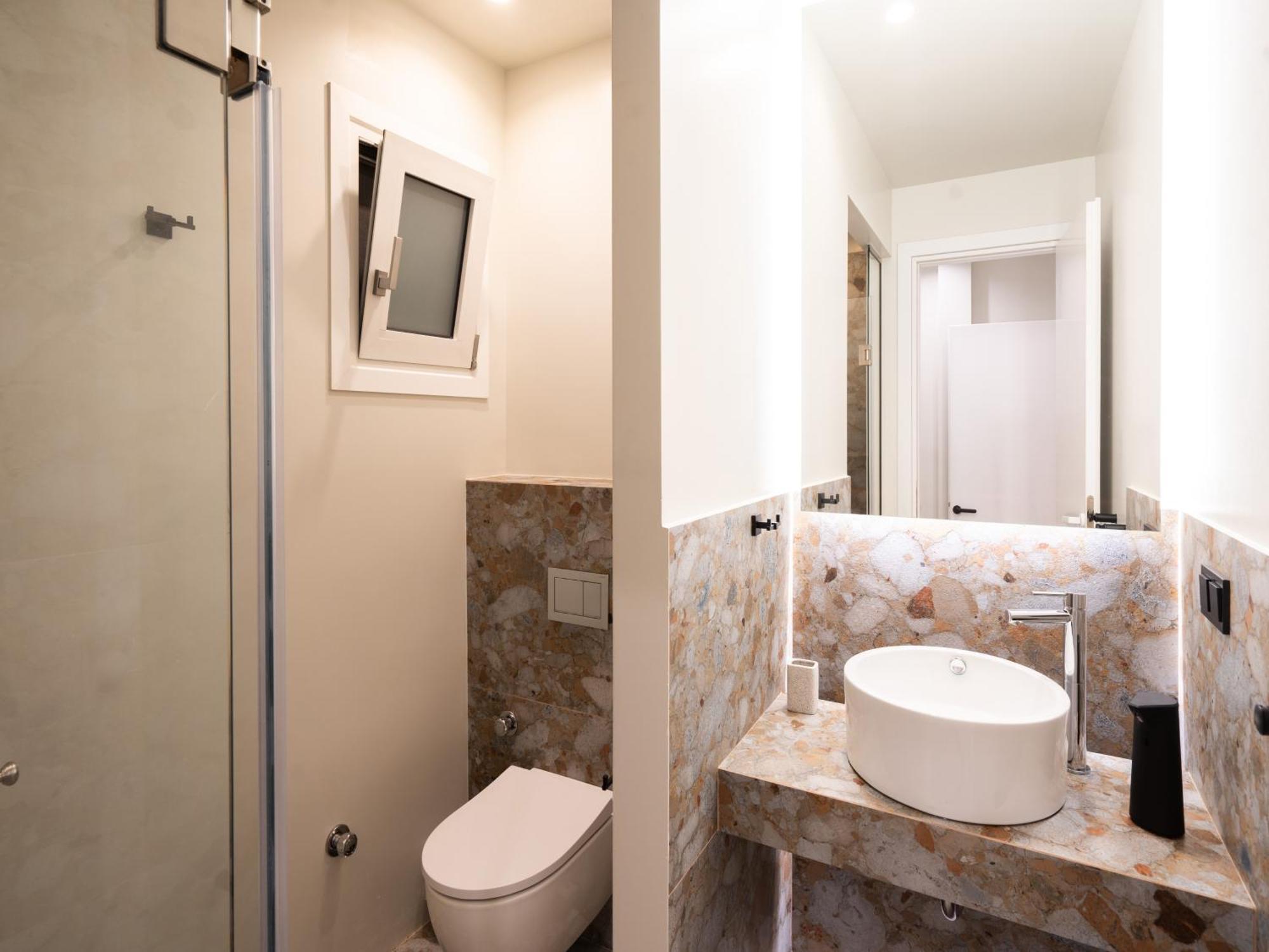 A Place 4U No6 - City Escape With Balcony Lounge & Open Living Space Атина Екстериор снимка